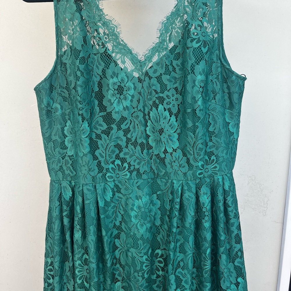 NWOT Beautiful long green lace dress!Size 10. - Picture 11 of 15